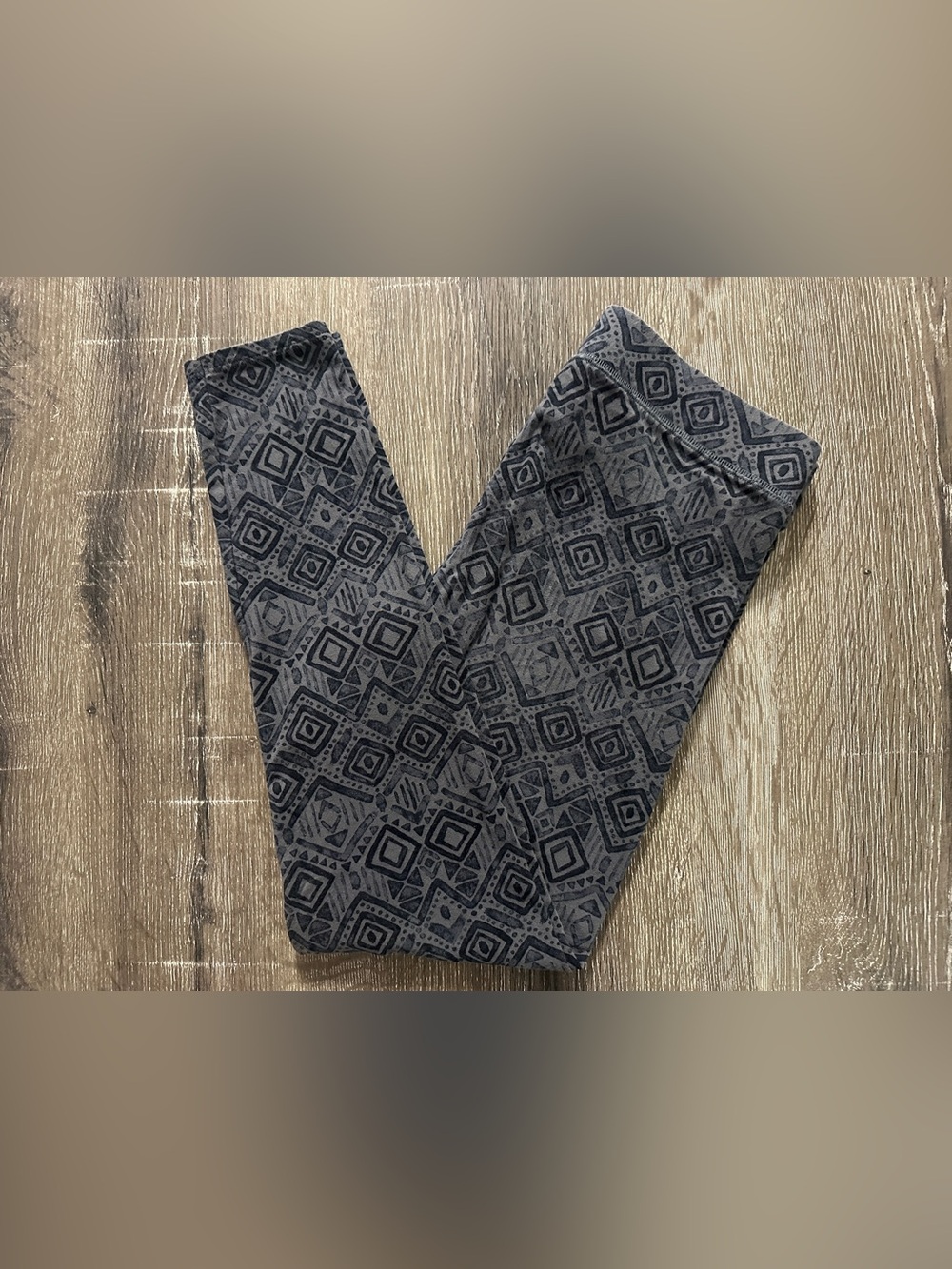 PINK Victoria's Secret - Gray Geometric Cropped Cotton Leggings - Size Medium